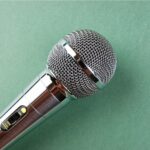 「ポッドキャストを始めたいけど、どんな機材を揃えたらいいの？」 そう思って、最初の機材選びでつまずいていませんか？高価な機材を揃える必要はありません。初心者の方でも気軽に始められる、ポッドキャスト機材の選び方とおすすめをご紹介します。